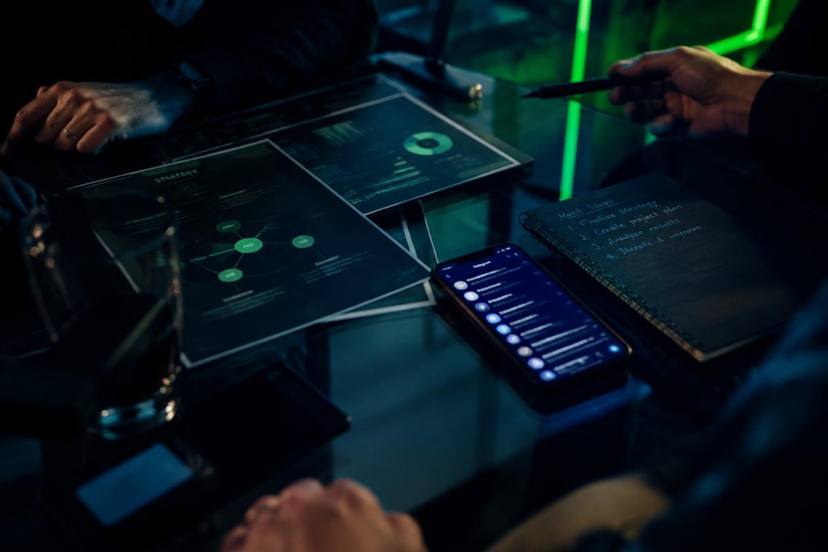 Strategy workshop with charts and Telegram chat